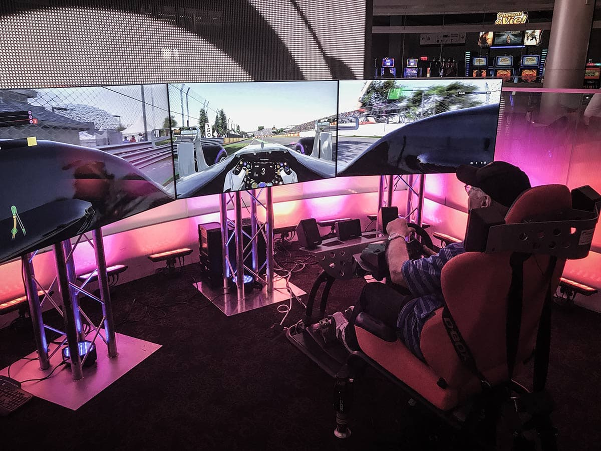 Simulator de F1 avec Écrans Panoramiques – Casino de Montréal