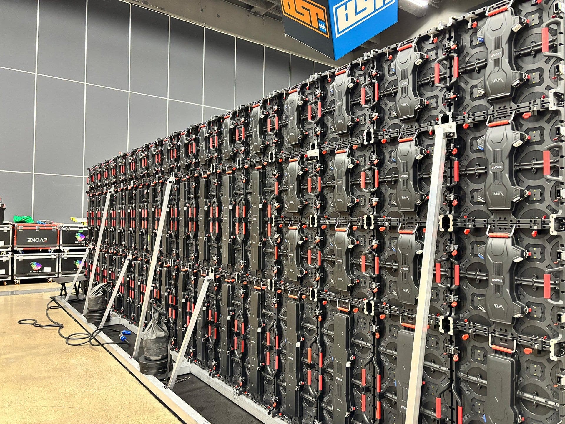 JSA Mur LED – Windoor Montréal 2