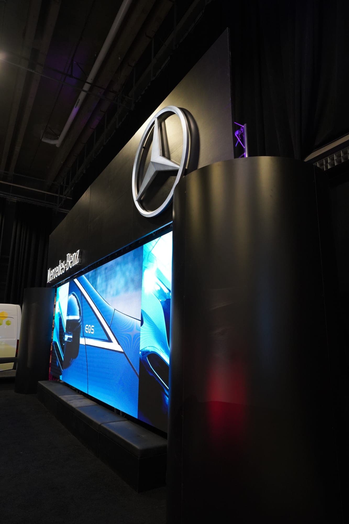 Écran LED et Enseigne pour Mercedes – Salon du Véhicule Électrique de Montréal 3