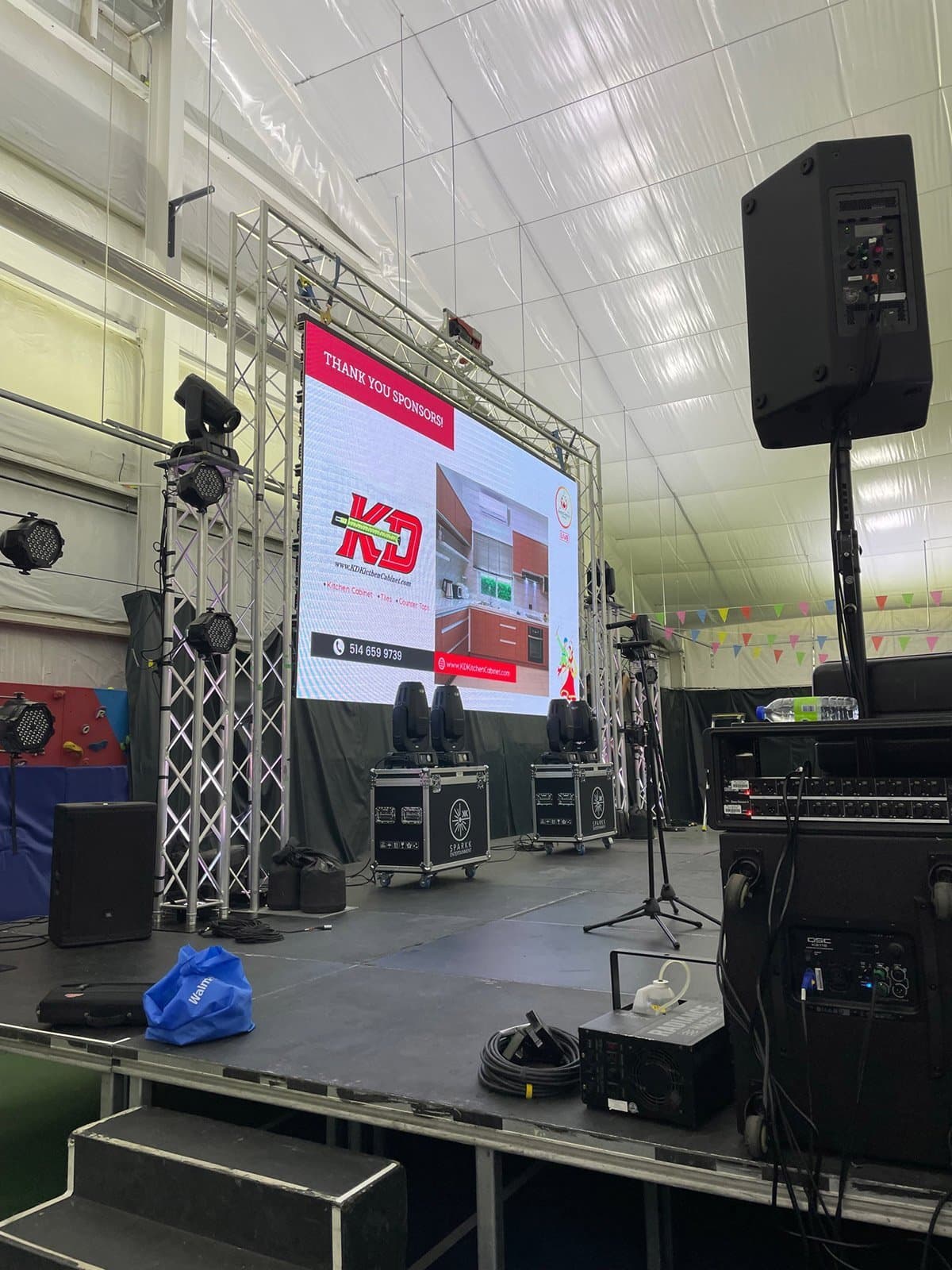 Hanging LED Display for Dance Night and DJ Performance 3
