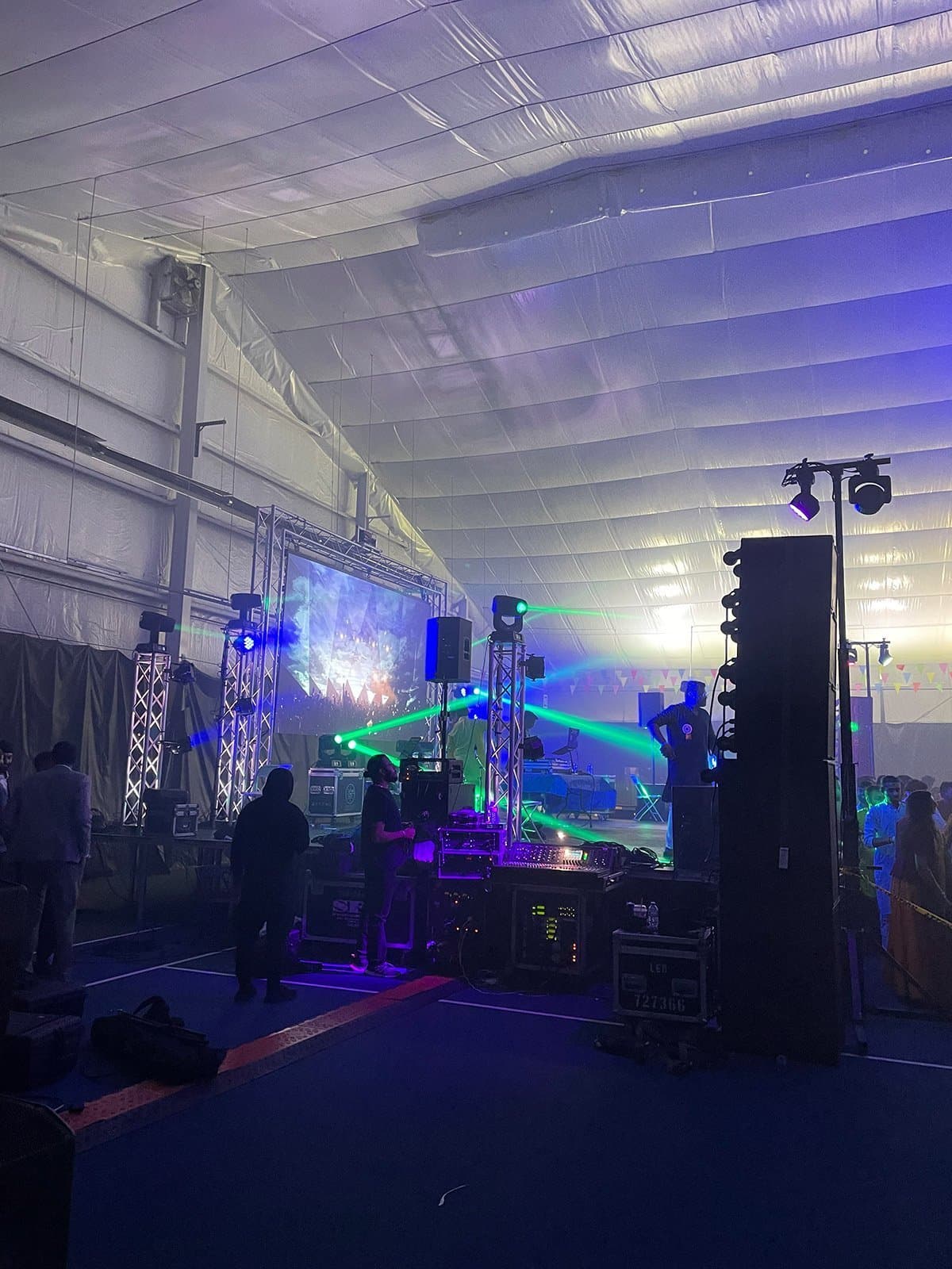 Hanging LED Display for Dance Night and DJ Performance