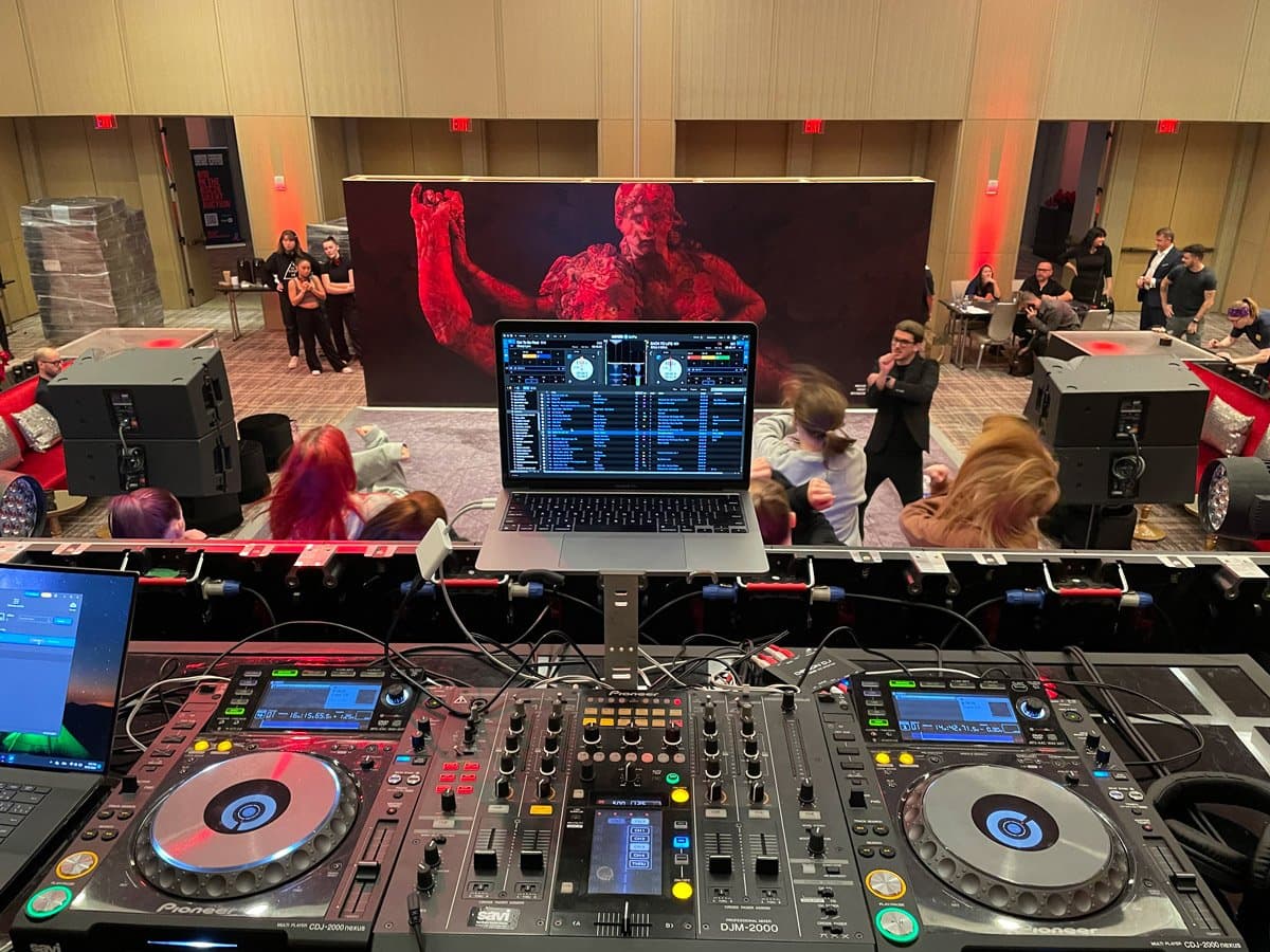 Cabine de DJ LED Pour la Fondation Canadienne de Recherche sur le Sida 6